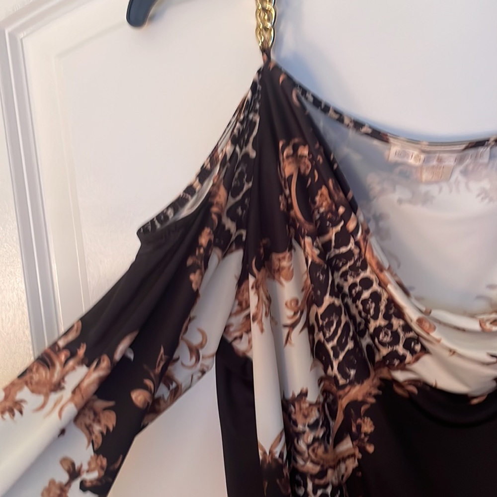 Cold shoulder top - Picture 3 of 5